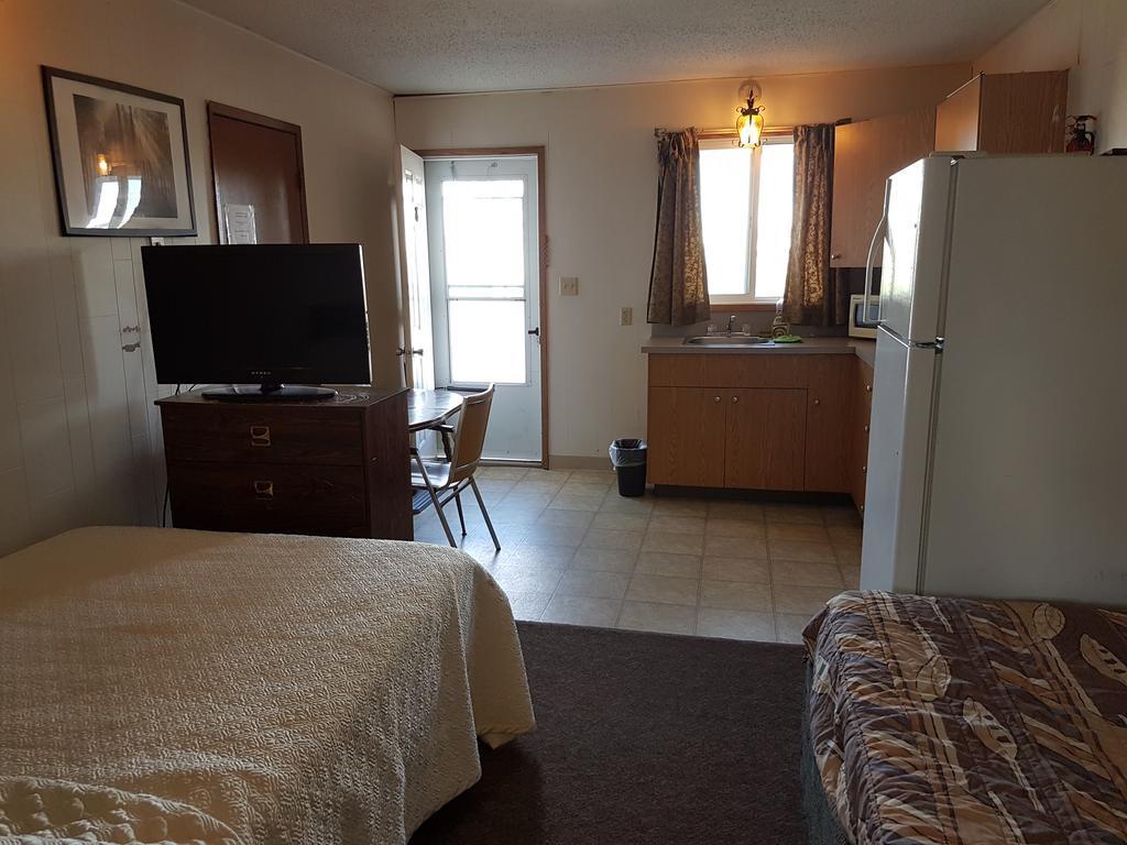 Elk Point Motel & Rv Park Exterior photo
