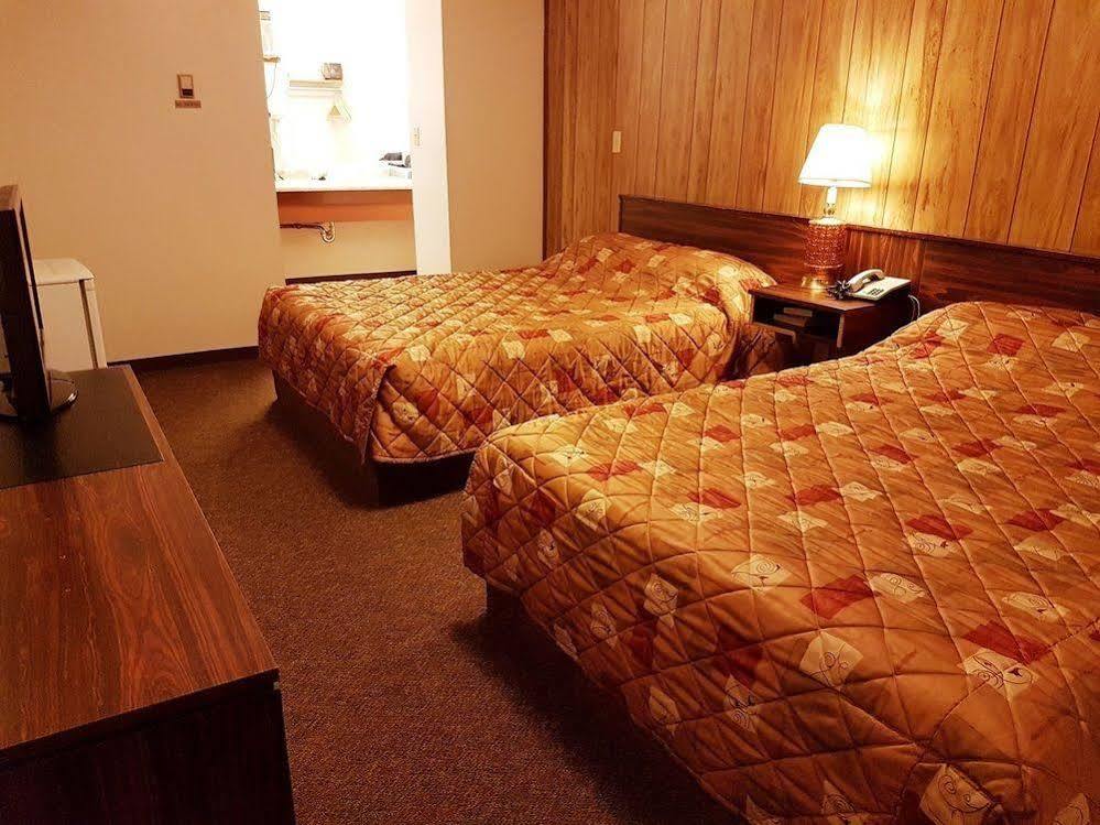 Elk Point Motel & Rv Park Exterior photo